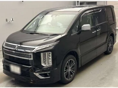 MITSUBISHI DELICA D5