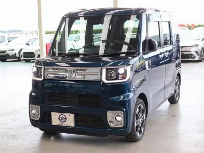 DAIHATSU WAKE