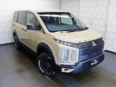 MITSUBISHI DELICA D5