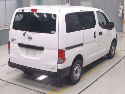 NISSAN NV200