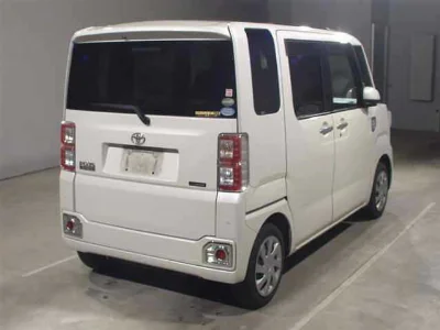 TOYOTA PIXIS MEGA
