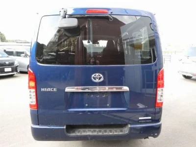 TOYOTA HIACE VAN
