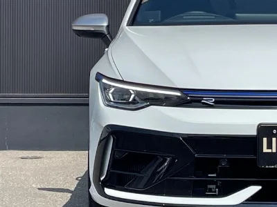 VOLKSWAGEN GOLF R