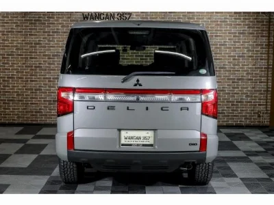 MITSUBISHI DELICA D5