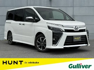 TOYOTA VOXY 2018 с аукциона, 2000cc, пробег 72 000 км