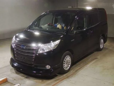 TOYOTA NOAH