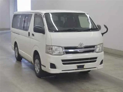 TOYOTA REGIUS VAN