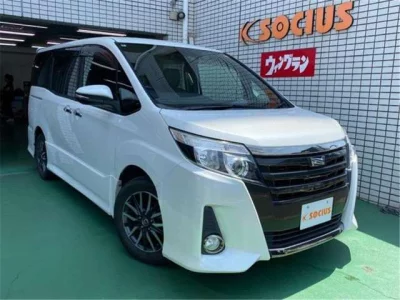 TOYOTA NOAH 2016 с аукциона, 2000cc, пробег 84 000 км