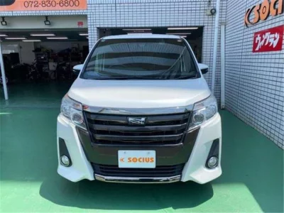 TOYOTA NOAH 2016 с аукциона, 2000cc, пробег 84 000 км