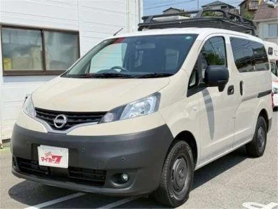 NISSAN NV200
