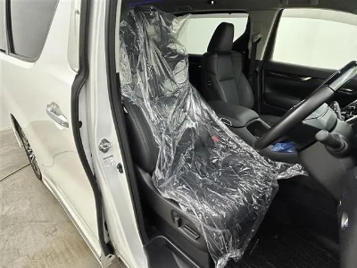 TOYOTA ALPHARD 2023 с аукциона, 2500cc, пробег 35 000 км