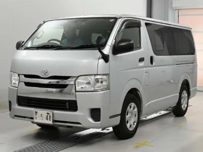 TOYOTA REGIUS VAN
