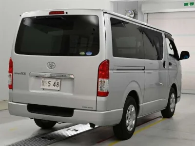 TOYOTA REGIUS VAN