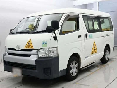 TOYOTA HIACE