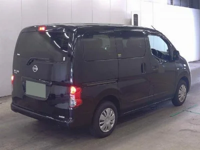 NISSAN NV200