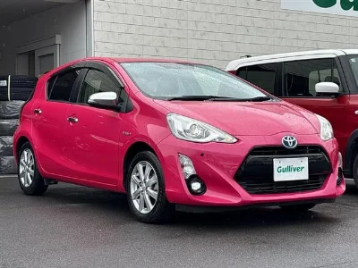 TOYOTA AQUA 2015 с аукциона, 1500cc, пробег 37 000 км