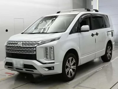 MITSUBISHI DELICA D5