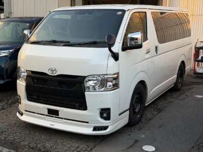 TOYOTA HIACE VAN
