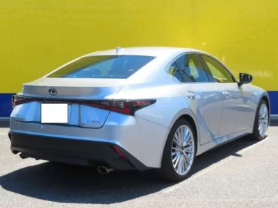 LEXUS IS