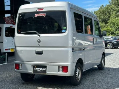 NISSAN CLIPPER VAN