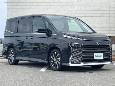 TOYOTA VOXY 2022 с аукциона, 2000cc, пробег 27 000 км