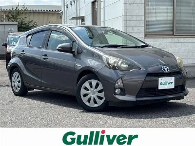TOYOTA AQUA 2013 с аукциона, 1500cc, пробег 82 000 км