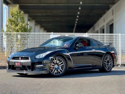 NISSAN GT-R