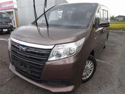 TOYOTA NOAH 2014 с аукциона, 1800cc, пробег 127 000 км