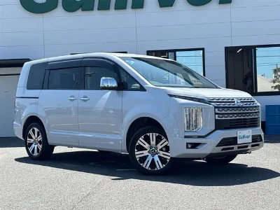 MITSUBISHI DELICA D5