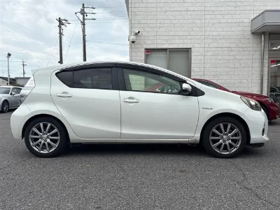 TOYOTA AQUA 2013 с аукциона, 1500cc, пробег 222 000 км