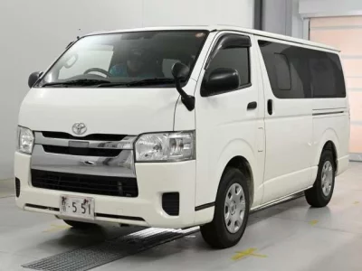 TOYOTA HIACE VAN 2019 с аукциона, 2000cc, пробег 106 000 км