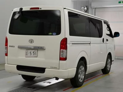 TOYOTA HIACE VAN 2019 с аукциона, 2000cc, пробег 106 000 км
