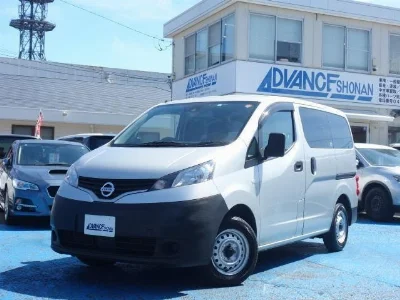 NISSAN NV200