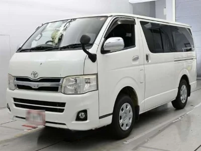 TOYOTA HIACE VAN