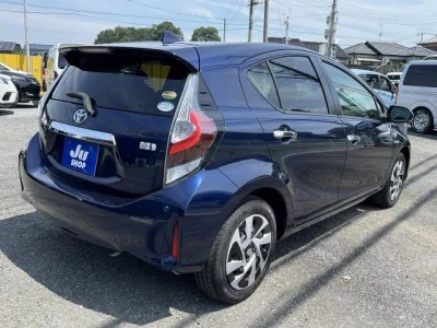 TOYOTA AQUA 2020 с аукциона, 1500cc, пробег 76 000 км