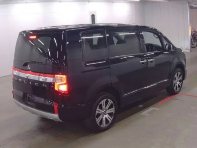 MITSUBISHI DELICA D5