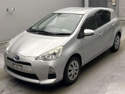 TOYOTA AQUA 2014 с аукциона, 1500cc, пробег 35 000 км