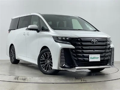 TOYOTA VELLFIRE 2023 с аукциона, 2500cc, пробег 22 000 км