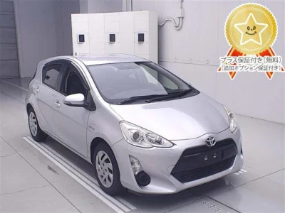 TOYOTA AQUA 2015 с аукциона, 1500cc, пробег 71 000 км