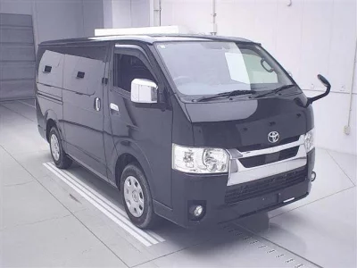 TOYOTA HIACE VAN
