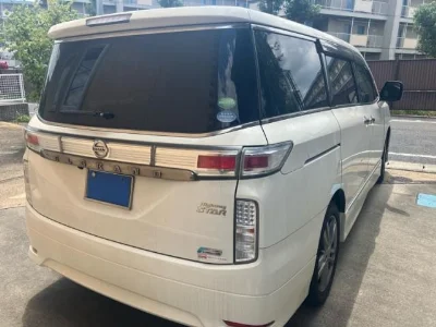 NISSAN ELGRAND
