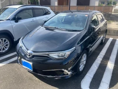 TOYOTA AURIS