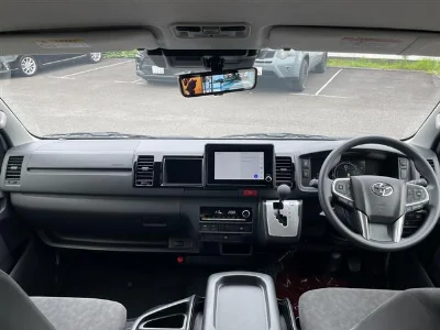 TOYOTA HIACE