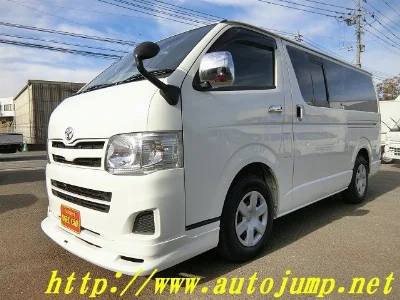 TOYOTA REGIUS VAN