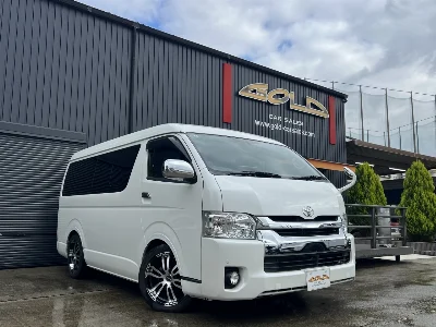 TOYOTA HIACE