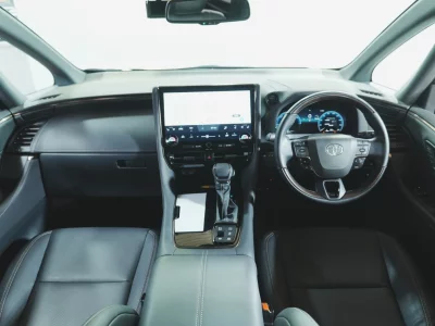 TOYOTA ALPHARD 2023 с аукциона, 2500cc, пробег 36 000 км