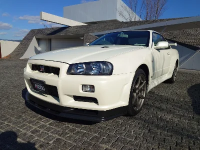 NISSAN SKYLINE