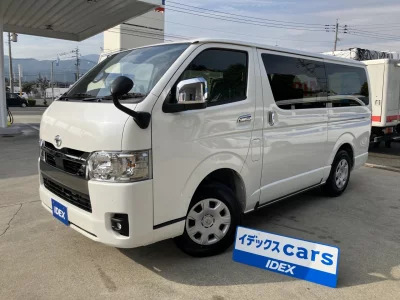 TOYOTA HIACE VAN