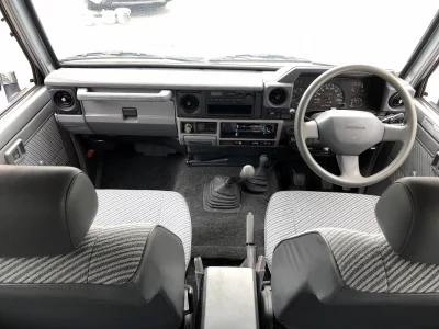 TOYOTA LAND CRUISER 1991 с аукциона, 3500cc, пробег 23 000 км