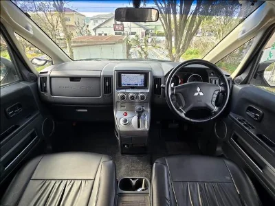 MITSUBISHI DELICA D5